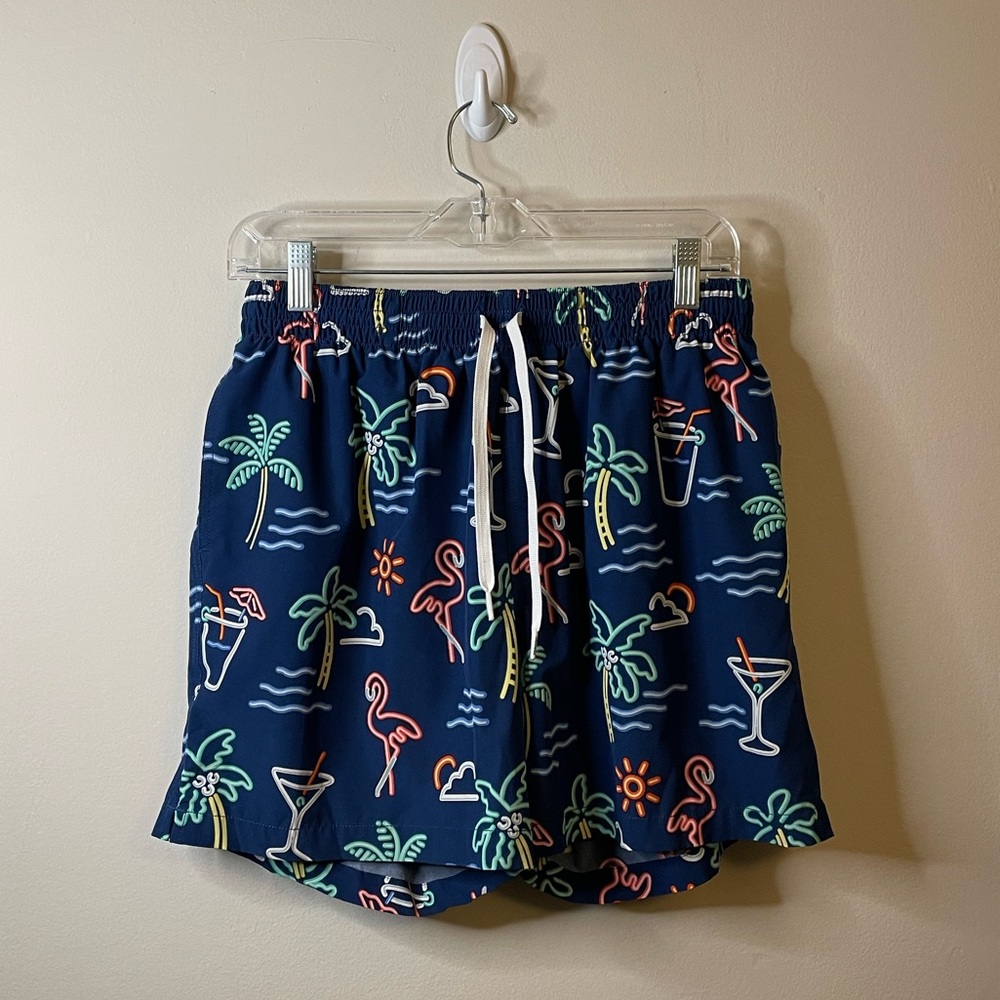 Chubbies Neon Lights 5.5” Inseam Men’s Swim Trunks Pockets Summer Beach Vacation